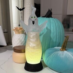 Cracker Barrel Halloween Ghost water globe